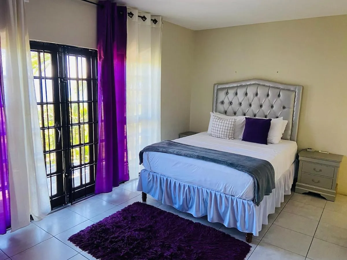 Casa vacanze The Coconut Palm Villa- With Wifi And Pool Ocho Rios Giamaica
